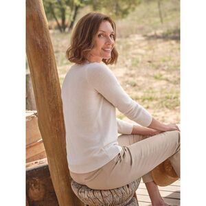 WoolOvers Womens/Ladies Cashmere V Neck Sweater / Cream